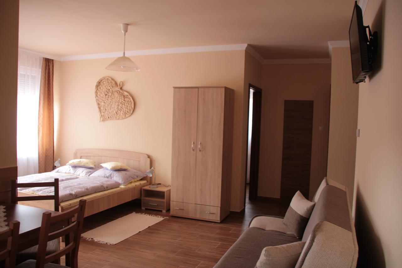 Imola Es Andrea Apartmanhaz 2 Hajdúszoboszló 외부 사진