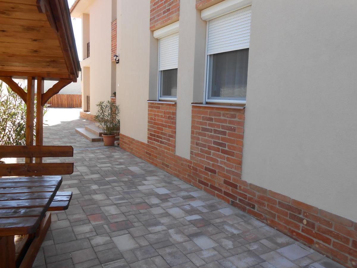 Imola Es Andrea Apartmanhaz 2 Hajdúszoboszló 외부 사진